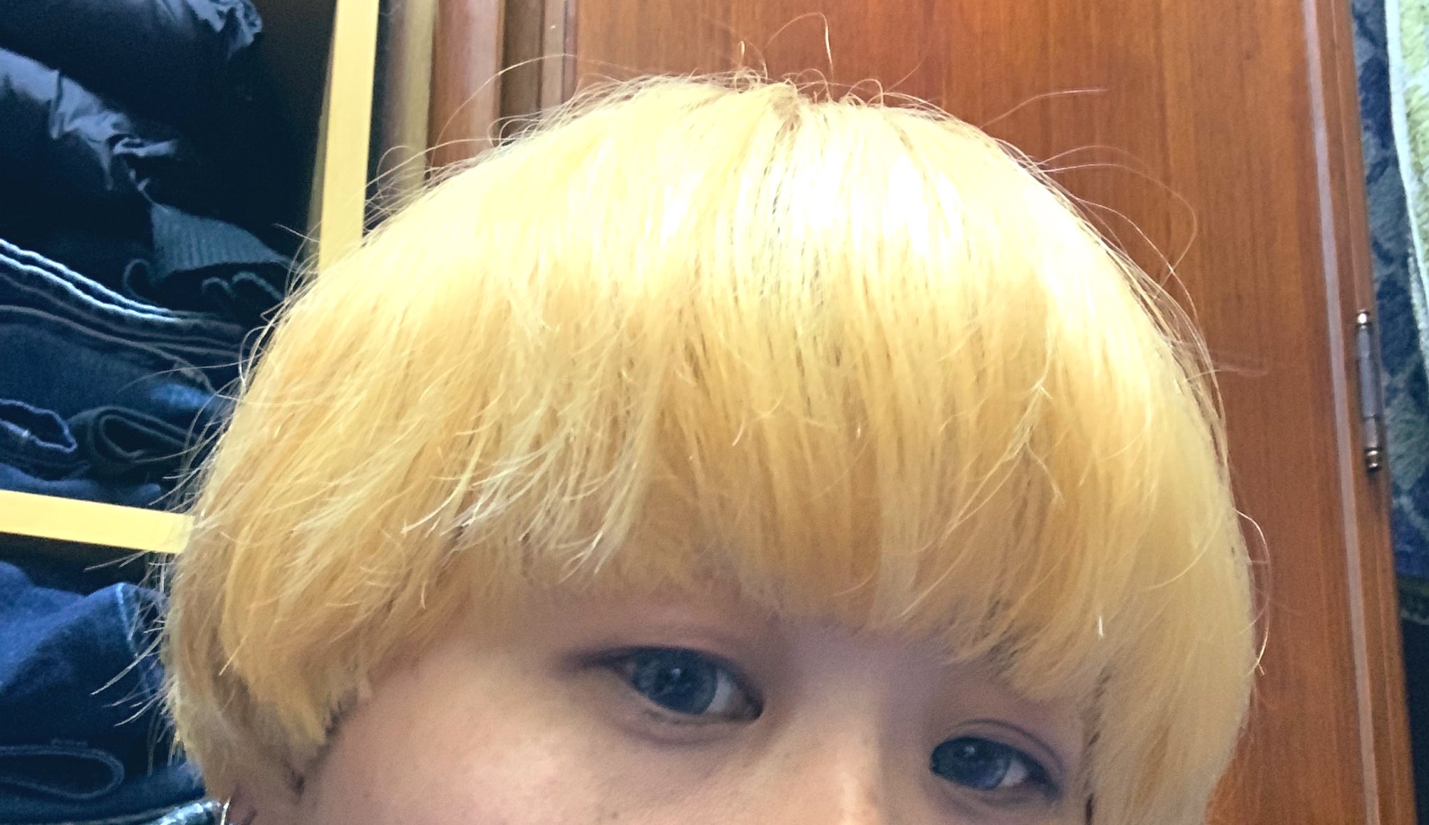 マイ 要するにサブカル にゃん Twitterissa 髪リペアのブリーチしたら ダサい金髪に笑マッキっキー この上からカラートリートメントのグレーを入れるとよくなる それは 明日のお風呂で仕上げる