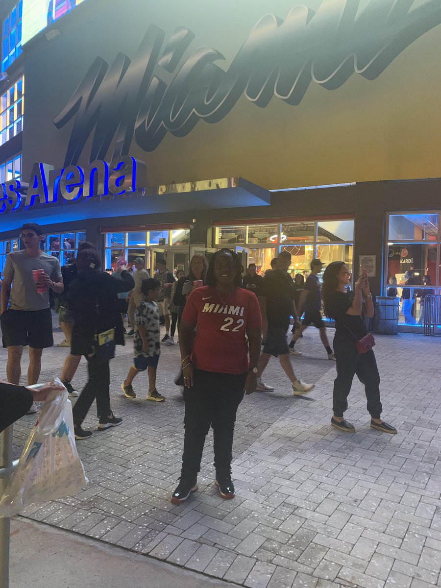 YoungCeo_Dee's tweet image. Great Win Last Night At Home To End The Decade 💪🏾 Let’s Go @MiamiHEAT 🔥🏀
#FreeWalt 🙏🏾💯