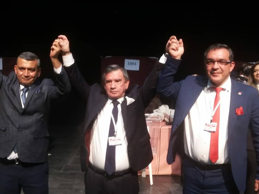 KaradagCHP's tweet photo. CHP Alanya 37. Olağan İlçe Kongremizi yoğun bir katılımlar gerçekleştirdik. Bizlere oy veren, vermeyen tüm ailemi sevgi ve saygılarımla kucaklıyorum. Yarışa katılan tüm aday arkadaşlarımı gösterdikleri çabalardan dolayı tebrik ediyorum. Hep birlikte güzel günler yakındır! https://t.co/KGozajPDJO