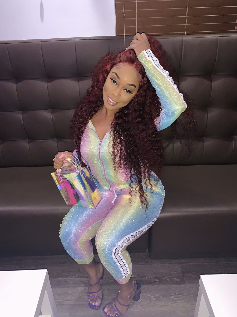 DicedBeautiful's tweet photo. Never do too much, im always sitting pretty👸🏽🦋 https://t.co/rq43Hlpupr