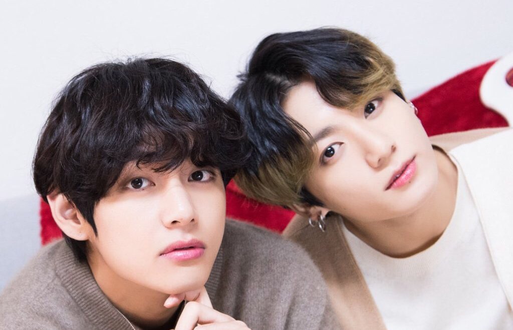 Как тэхен относится к чон гуку. Бтс taekook. Bts тэхен 2020. Тэкуки бтс. Bts tehyon chonkuk.