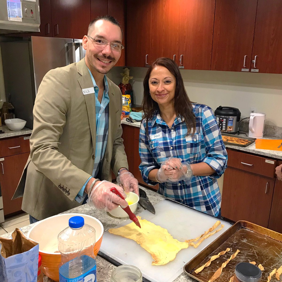 Volunteers of The Palm Beaches (@volunteersofpbc) on Twitter photo 🌮 Taco-bout a fun time!👩🍳🎉 Volunteers, turned chefs for the night, whipped up a taco bar complete with all the fixings last night at the <a href="/quantumhouse/">Quantum House</a>. We’ll be making dinner again 1/28, learn more & sign up to join us here: bit.ly/QuantumHouse1-… 📲❤️ 🌮 Taco-bout a fun time!👩🍳🎉 Volunteers, turned chefs for the night, whipped up a taco bar complete with all the fixings last night at the <a href="/quantumhouse/">Quantum House</a>. We’ll be making dinner again 1/28, learn more & sign up to join us here: bit.ly/QuantumHouse1-… 📲❤️