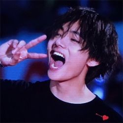 SelaezKassey's tweet photo. #HappyBirthdayTaehyung ❤️ https://t.co/rVrxIgSFev