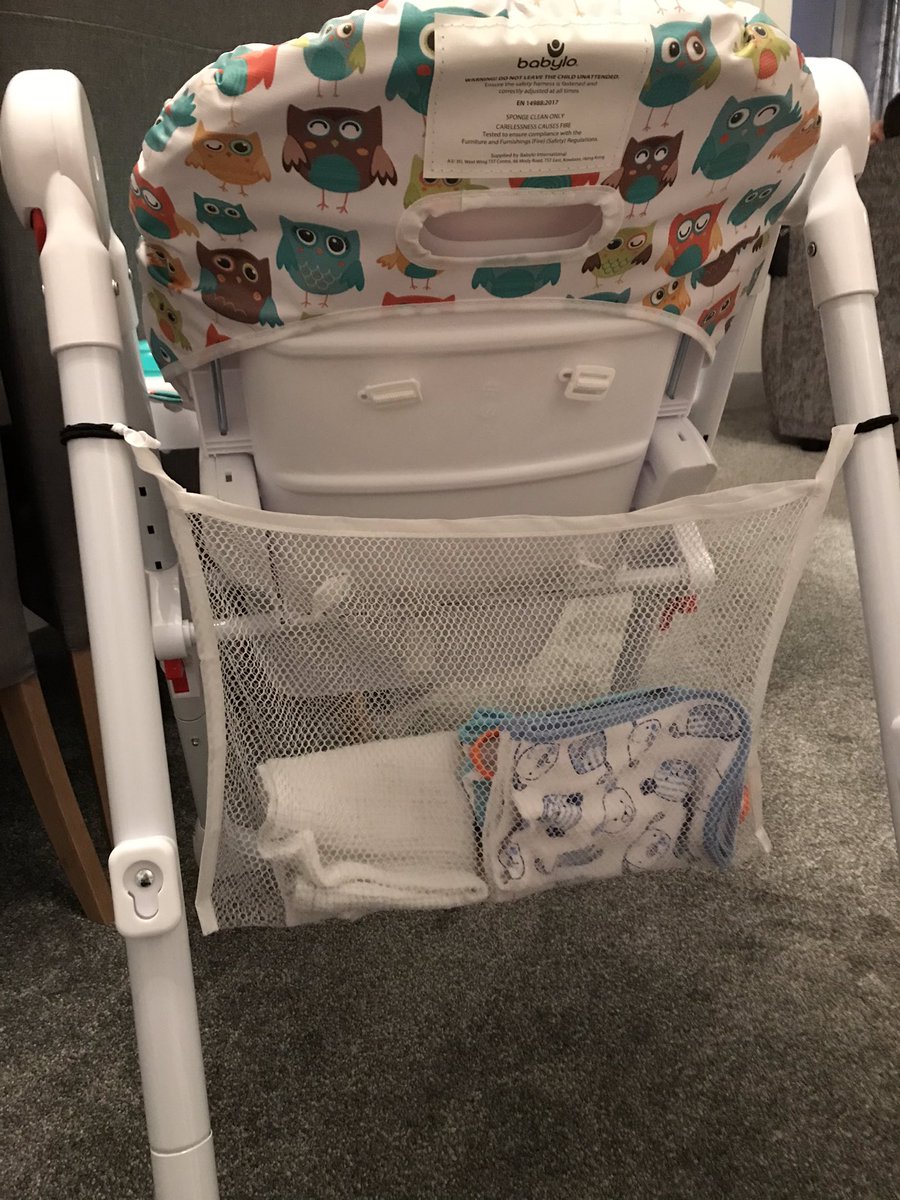 StaceyCartwrig8's tweet photo. Just had a brain wave.. Iv attached a bath net to the back of the high chair with bobbles so I don’t have to keep going up &amp; downstairs for bibs or muslin squares 😁 don’t know if anyone has done this but thought I’d share just incase ☺️ https://t.co/Q72ST4ZmSl