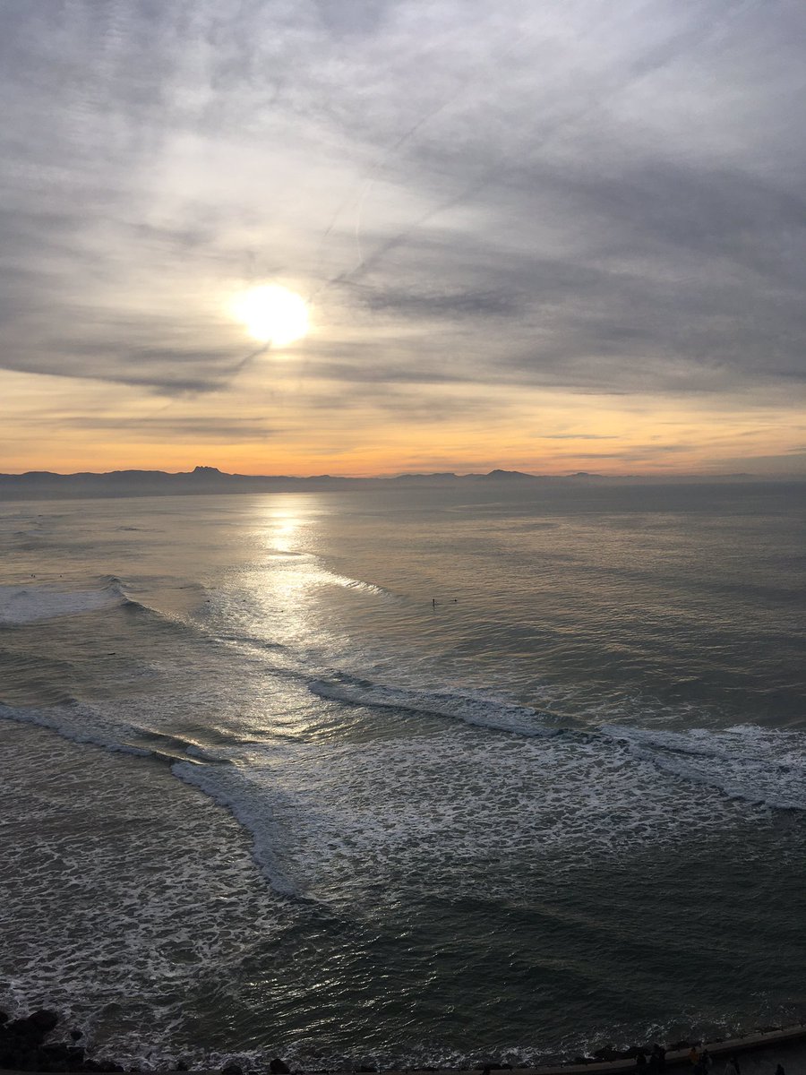 Btzfun's tweet image. On habite une belle région ! Hein #biarritz #cotedesbasques #ocean un dimanche en hiver ❄️