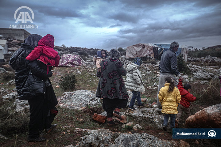 Si has nacido en el kilómetro equivocado del planeta, llevas más años que tu vida escapando de las bombas, el hambre y la miseria. Sin conseguirlo. Idlib, Siria.
