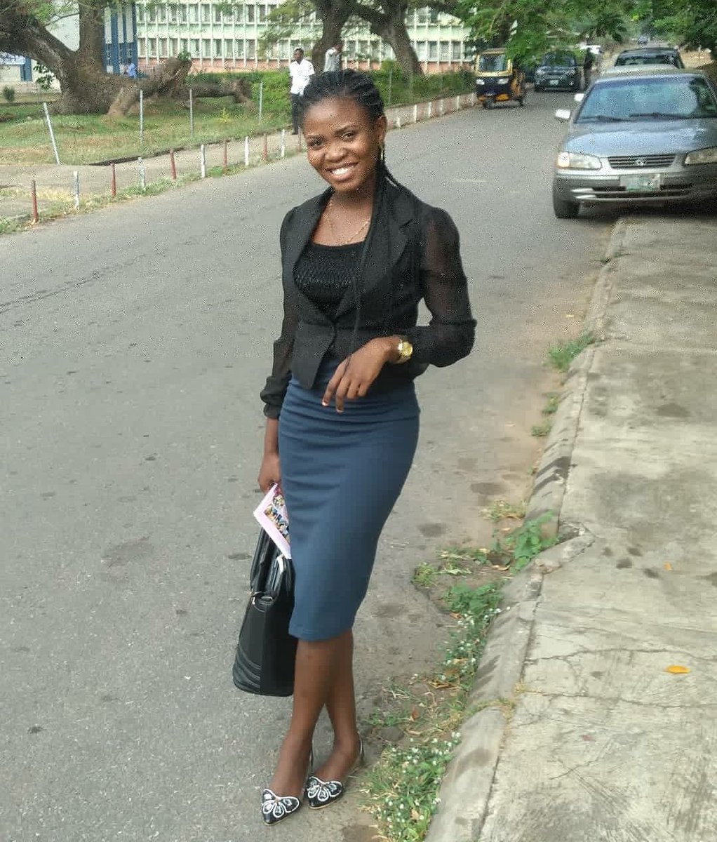 Tomisin948's tweet image. I sometimes look too serious😍 #Life of a researcher #Extensionist #lifeofaschoolgirl