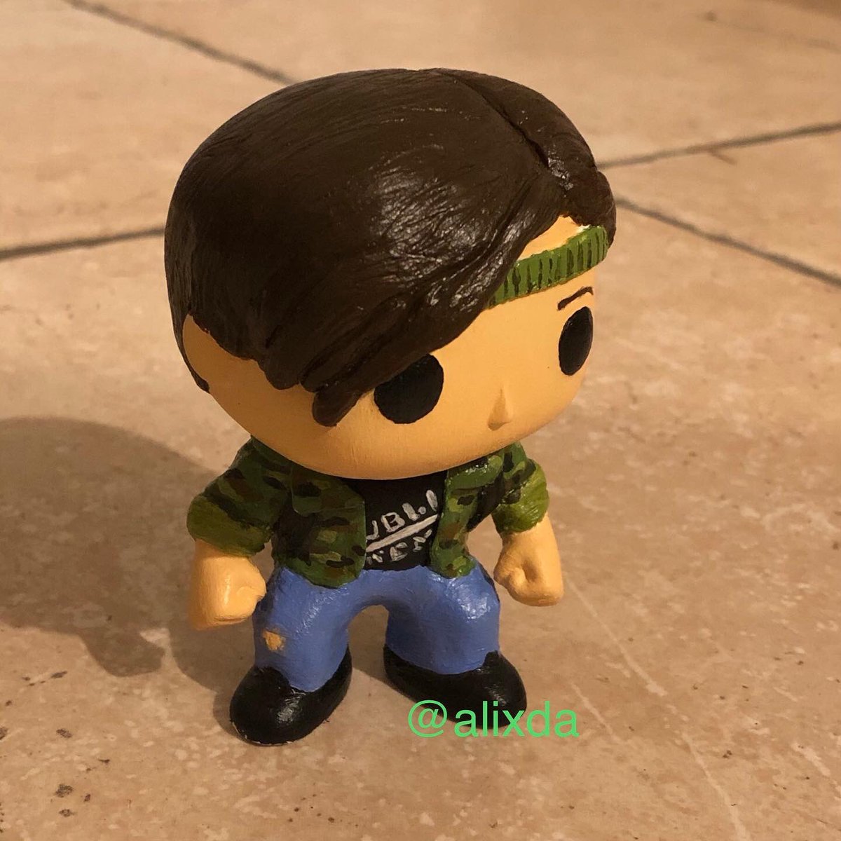 alixou29's tweet photo. My custom « John Connor »!!  Contente de ma première fois !! Je pense donc que je ne devrais pas trop te rater @OlivierNorek  😉 prochain: Jake Gyllenhaal..#funkopop #custom #diy #johnconnor #terminator2 #terminator23dbattleacrosstime #edwardfurlong https://t.co/iLvZBHr7xk
