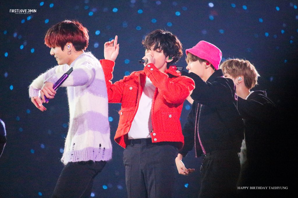 firstlovejm1013's tweet photo. 우리 태태 생일축하해🥺💜🐻
#김태형 #태형 #뷔 #V
#HappyVDay #HappyTaehyungDay 
#태형생일ㅊㅋ #태형_기적같은12월의선물  @BTS_twt https://t.co/bpXovEDmko