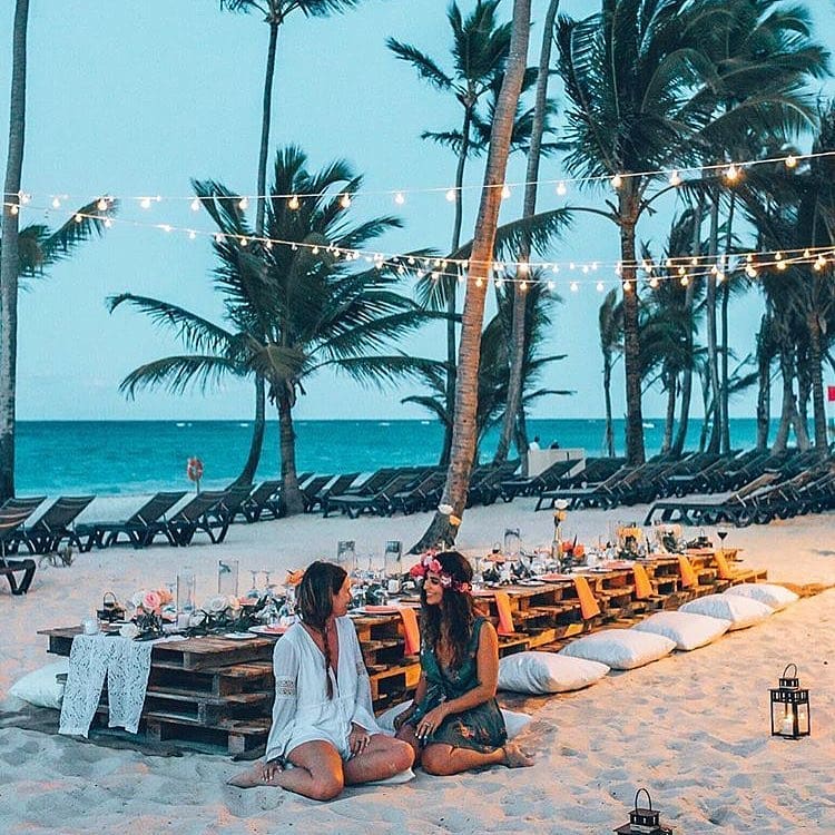 RD_lotienetodo's tweet photo. ¿Sabes ya dónde vas a despedir el 2019? Sea donde sea, esperamos que lo disfrutes con la gente que quieres. Foto: @mvandersluis
.
.
.
.
.
#GoDominicanRepublic #DominicanRepublic #RepublicaDominicana #RDmegusta #GoDomRep #MyDR #Caribe #ilovetravel #likeDR #naturallyDR #PuntaCana https://t.co/UybBVbVLr7
