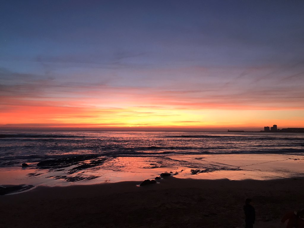 lessables's tweet photo. F I R E 🔥#destinationlessablesdolonne #sunset #photooftheday #nofilter #remblai #vendee #MagnifiqueFrance #naturelovers #bestoftheday #Photographie @JaimelaFrance_ #sunsetphotography https://t.co/IxNNgCXzlE