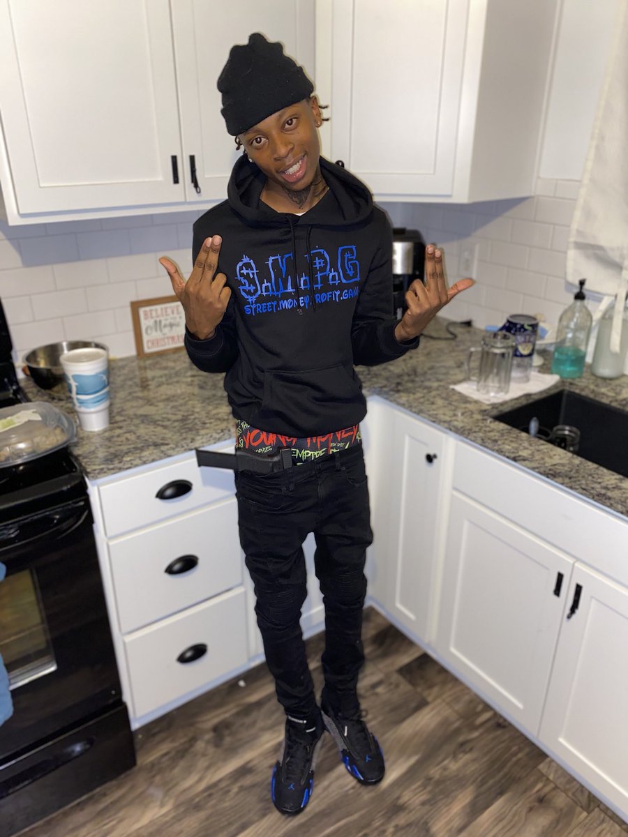 finnesse_kid's tweet photo. Bitch I’m from da north you niggas know wassup w me , I love this shit 💙🤞🏾$MPG5L FreeFed 🗣 https://t.co/Muhf6Q2da7