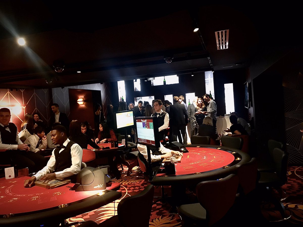 Le Club Berri est désormais ouvert même le dimanche soir. Venez vous amusez, à partir de 21h, à nos tables de Punto Banco, d’Ultimate, de Texas Hold’em ou de Poker 21