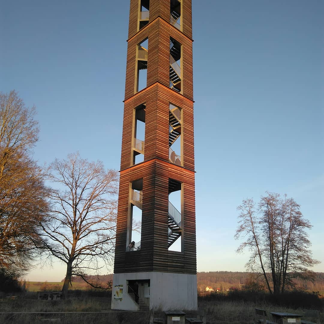 HolzbauRapp's tweet photo. #Wanderung beim #Bannwaldturm #Ostrach im #PfrungerBurgweilerRied. #SchönesWetter im #Dezember #TolleAussicht bis zu den #Alpen https://t.co/PZvcTogKe0