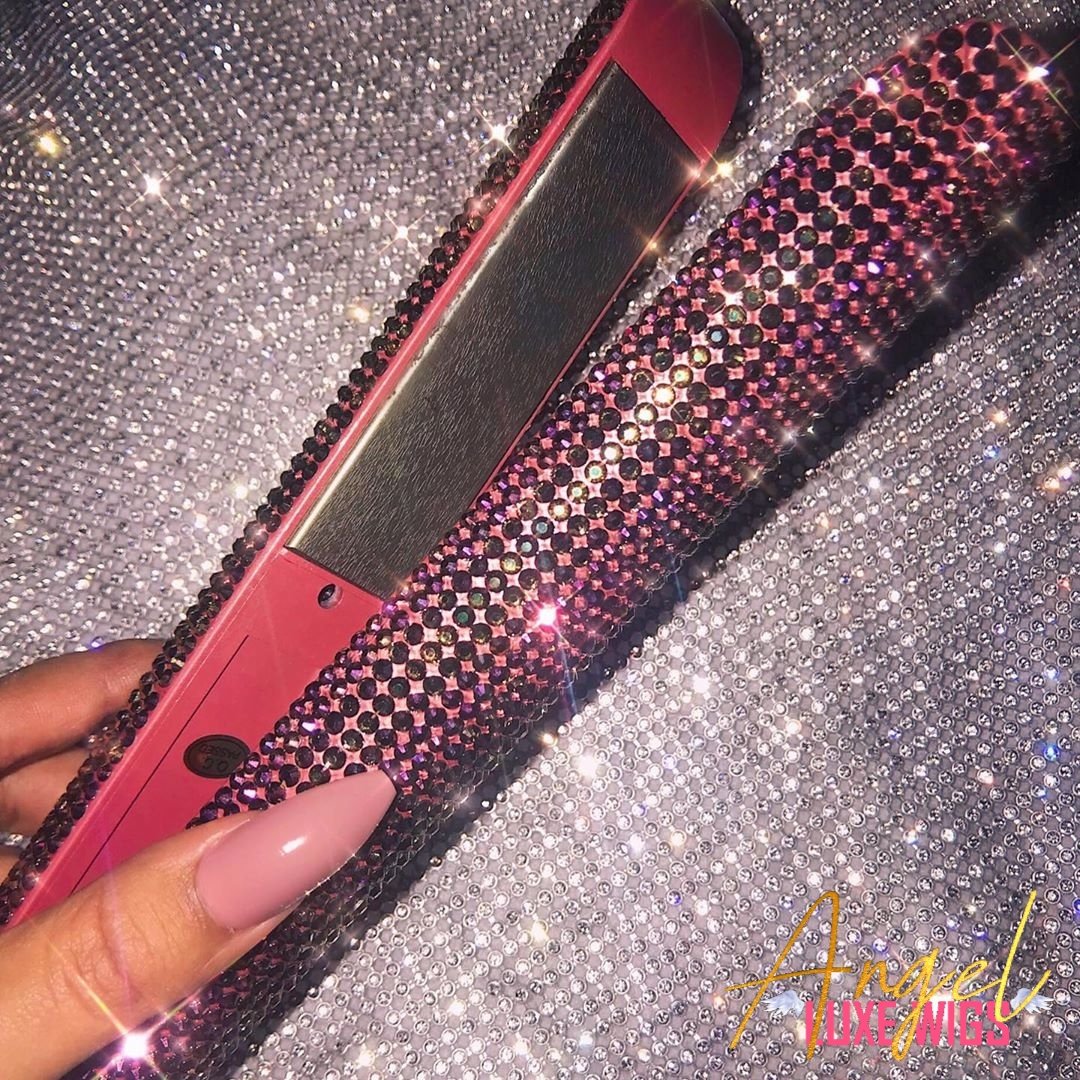 AngelLuxeWigs's tweet photo. Titanium Rhinestone Straighteners 😍 Comes in multiple colors and on sale until the end of the year 🎉🍾
#blingbling https://t.co/2j1rjzmDa3