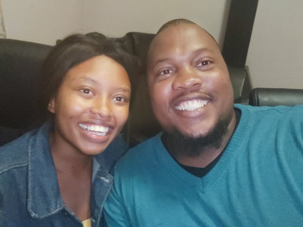 AbelFrizer's tweet photo. @Rendy_Rex Apparently she wanted wan pom five, whereas I've been doing 2 pom five 🤣🤣🤣🤣 #DateMyFamily #Oarabile #wanPomFive https://t.co/7MNGf6x4aH