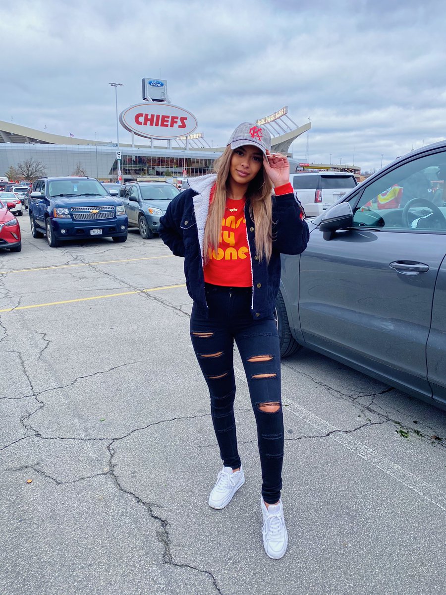 Hartz_morgan's tweet photo. #ChiefsKingdom ❤️💛 https://t.co/DMdBGTV4go