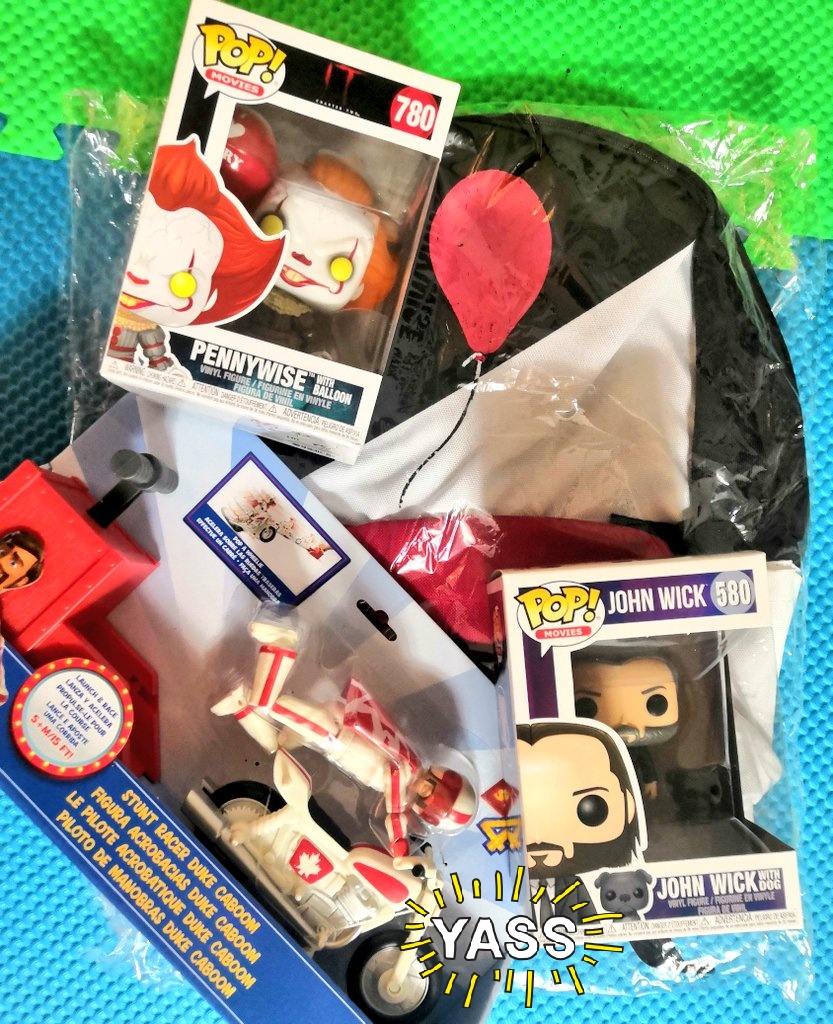 Geekyclorians's tweet photo. #Geekyclorianos!! Aún tenemos regalos 🎁 para ustedes 🤩 

¿Listos para la dinámica?
Dejen su 🔄 y ❤️ #FelizDomingo https://t.co/C75z9HLovk