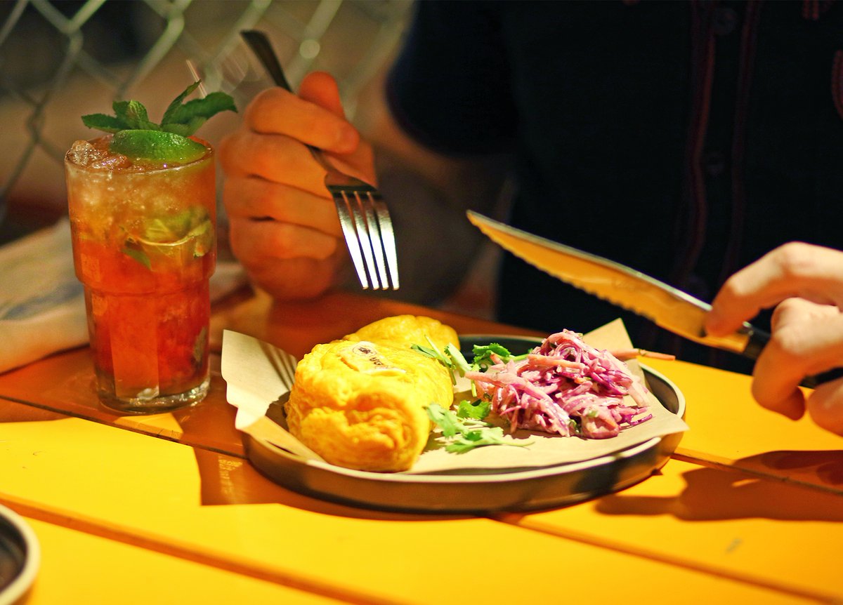 How many times can you say PATTY PARTY without messing up??

#turtlebay #turtlebaylife #rum #reggae #jerk #patties