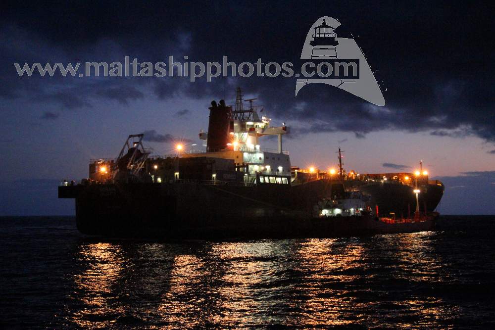 Shipguru's tweet image. #FSSL #bunkering #tanker #SANTA #TEREZA #bunkering #container #ship #SORAYA at #Area4, #Malta - 04.02.2012 - maltashipphotos.com @ShipsInPics @worldshipsoc @TankerTrackers