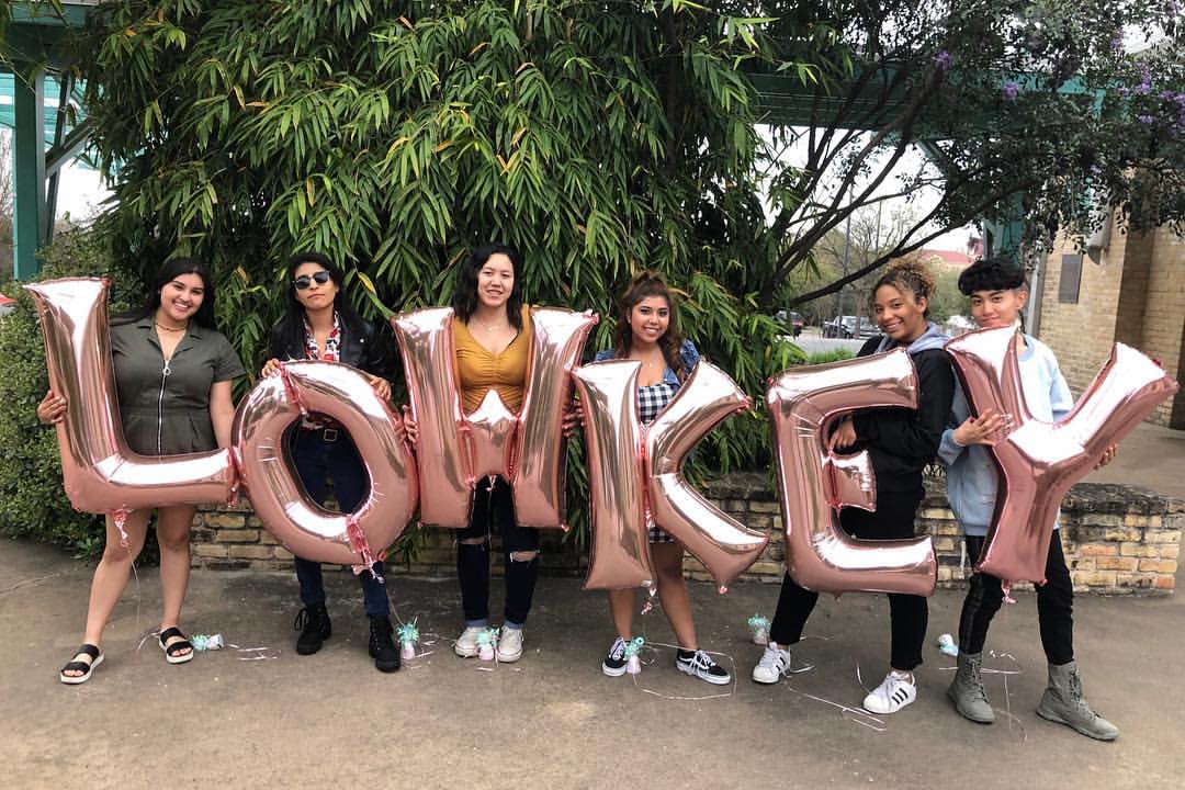 allybrasilcom's tweet photo. Durante #LowKeyPromoTour, Ally passou por cidades nos Estados Unidos, mas não parou por aí, ela foi também para o México, Argentina, Milão, Paris, Berlim, Bruxelas e Brasil. https://t.co/lH3rh3b49Q