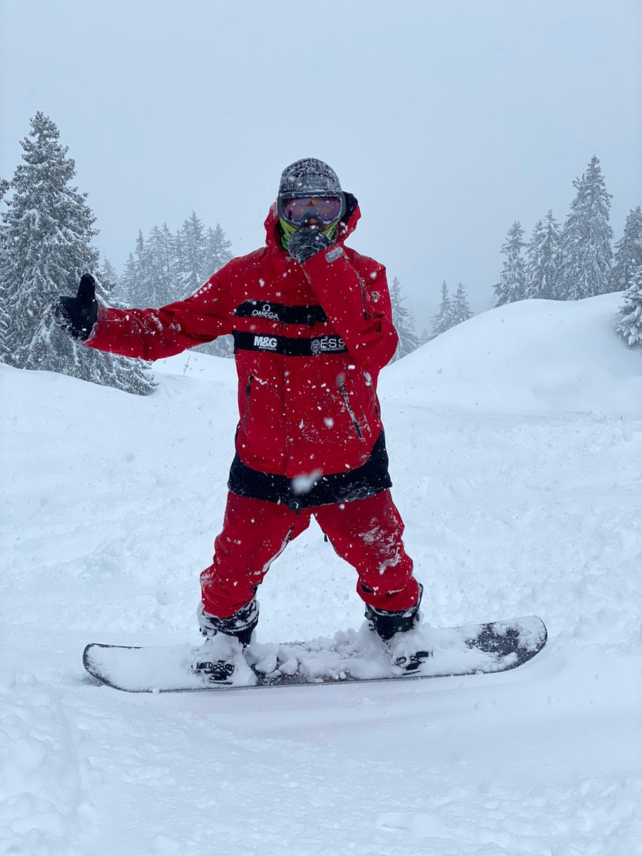 ONLYRIDERPRO's tweet photo. we cannot ask much that a Xmas deep of powder 😍🤟
#onlyrider #coachingzone #academy #fun #snowboarding #cransmontana #fastlane https://t.co/xdfRCnYjDg