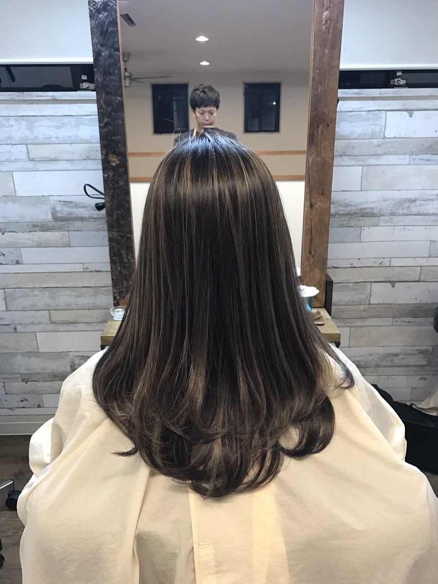 沖縄 美容室 メルコヘアデザイン 名嘉 泰則 ココナッツ矯正 ハイライトカラー ダメージを最小限に抑えてデザインを楽しめます メルコヘアデザイン ココナッツ矯正 グレージュカラー バレイヤージュ グラデーションカラー ハイライトカラー