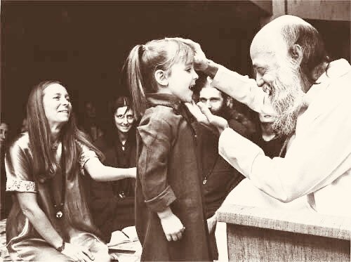 KrisBhattarai's tweet photo. Thinking is going out: nonthinking is going in. Think, and you have started moving away from yourself. Thought is the way leading you farther away. Thought is a project.

No-thought..and suddenly you are in..

#OSHO 
#TheDhammapada 
#TurningIn 
#MeditativeAwareness 
#ItsPossible https://t.co/pBZIkkRgJS