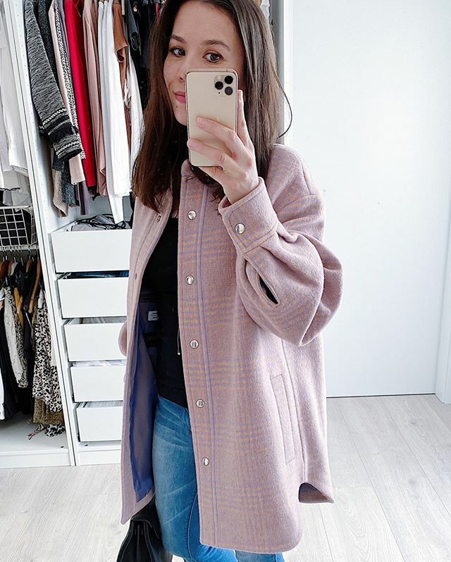Blush Tones | Im Winter trage ich gerne auch mal Rosétöne. Ich habe nur eine Handvoll an Kleidungsstücken in diesen Farben, weil sie eigentlich nicht zu meinem Typ passen. Ich glaube, dass ich noch nie eine Jacke in dieser Farbe hatte, aber bei diesem Mo… ift.tt/2SxWgZD