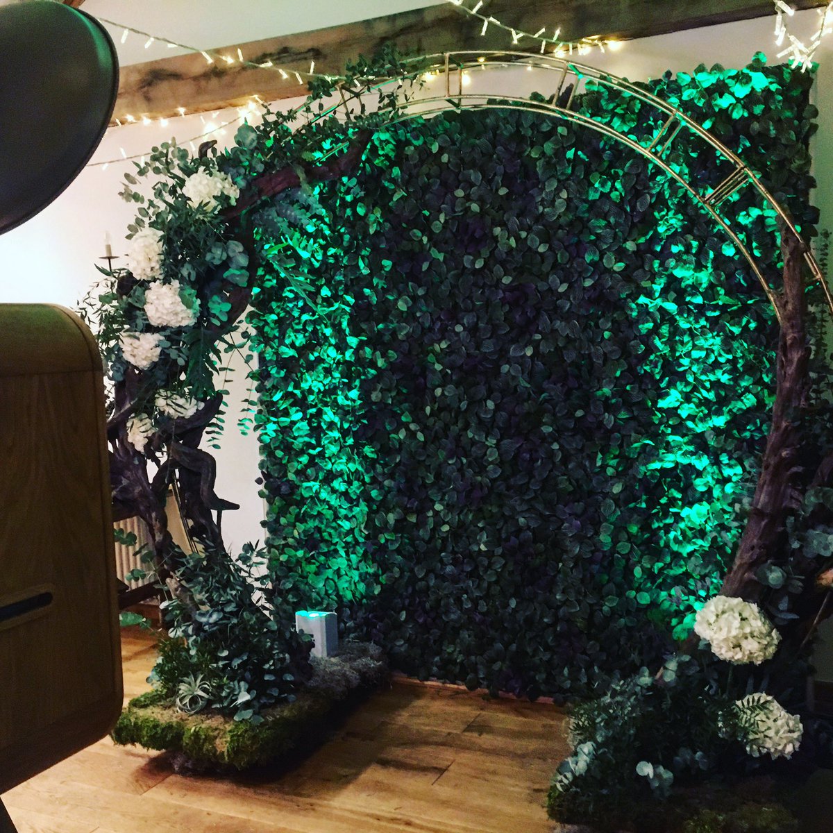 SwitSwoooLtd's tweet photo. Our stunning Retro Booth set up @Burley_Manor tonight! Floral sculpture by @owenlavin with our foliage and uplighters added 💕🌿🌿 https://t.co/bnvoqg7NGp