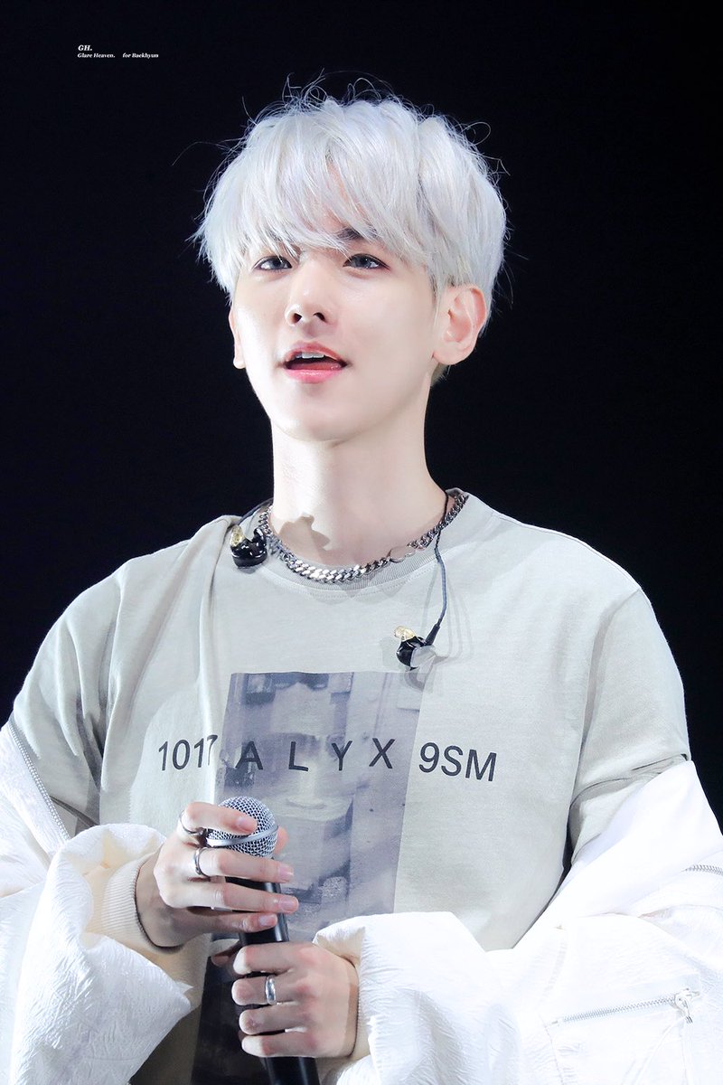 백현이 그레이렌즈와 하얀머리조합은 투디왕자님이라네요,,만화 찢고 나왔다네요😱
#백현 #BAEKHYUN <a href="/B_hundred_Hyun/">Baekhyun_EXO</a> <a href="/weareoneEXO/">EXO</a> #EXO  #superm