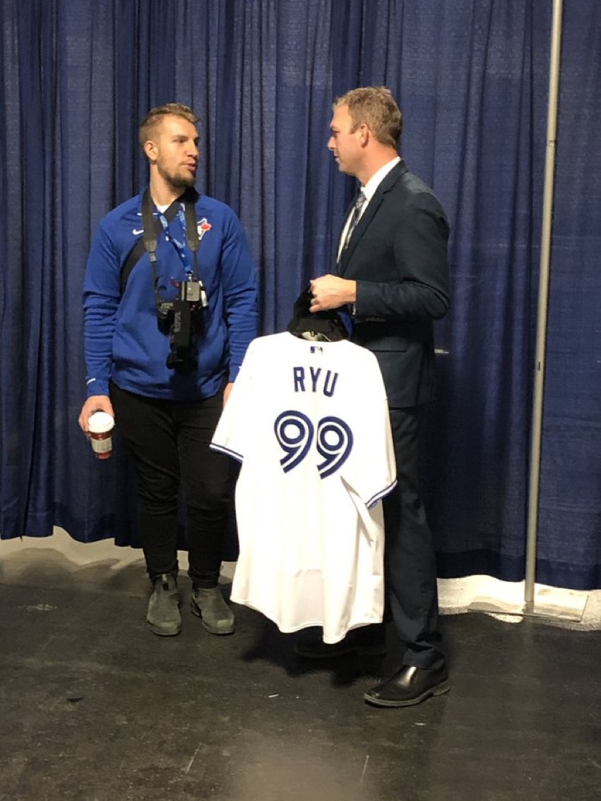 juicedballs99's tweet photo. If you’re having control problems I feel bad for you son. I got 99 problems but a pitch ain’t one -Ryu https://t.co/H9KK3hYQSF