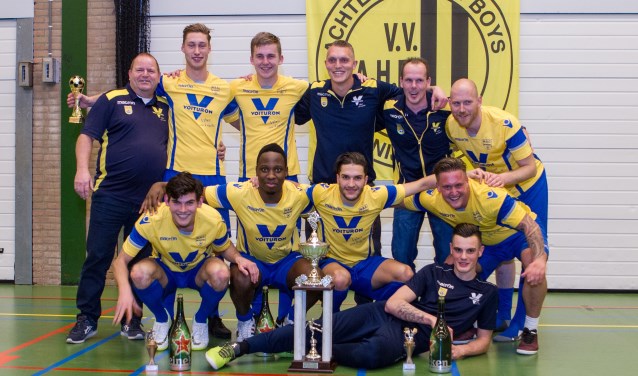 NSC prolongeert titel AHB toernooi [NIJKERK] De vierentwintigste editie van het AHB toernooi kende vrijdag dezelfde finale als vorig jaar. NSC Nijkerk en SDC Putten bleken de sterkste deelnemers in de poulefase. De finale werd met 1-0 gewonnen door NSC... twib.in/l/pMKb5zLozaoE