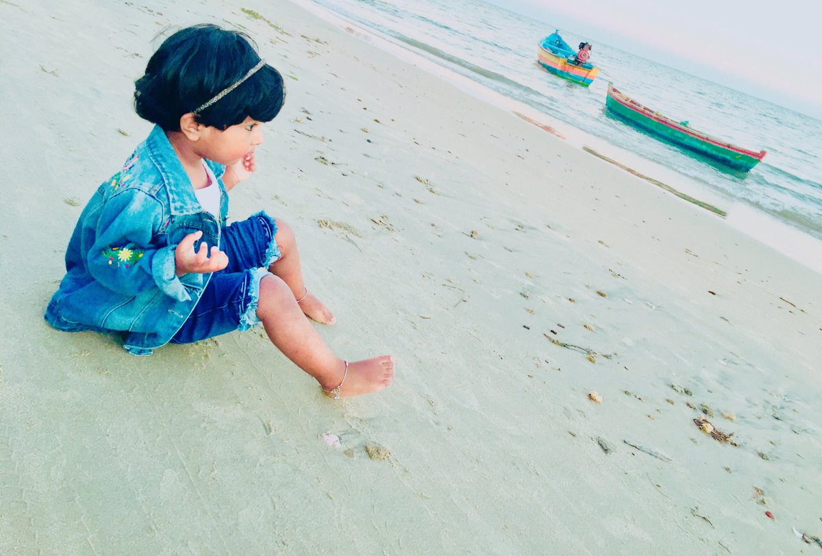 i_m_asra's tweet photo. Beaches are her Favorite 🥰

#beachgirl #beachlife https://t.co/cUcXM3VC61