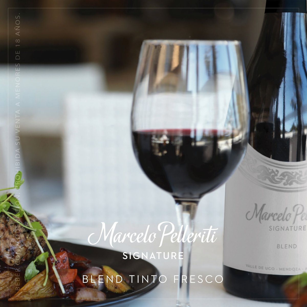 MPelleritiWines's tweet photo. #SelectionMPW Blend Tinto Fresco.🍇

Este vino se elabora en base a una maceración con racimos enteros a baja temperatura, buscando así resaltar la frescura y una gran expresión frutal. 🍷

Especial para una noche de verano.☀️🌚

#CabernetFranc #Malbec #Mendoza #ValleDeUco https://t.co/Kn81M4XuX9