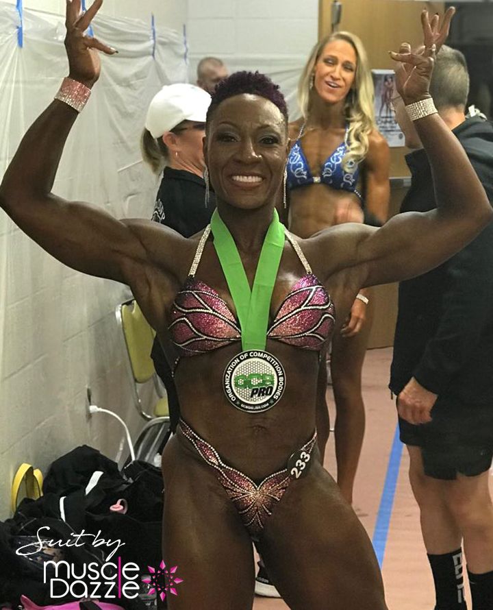 MuscleDazzle's tweet photo. Beautiful photo of the super talented @leoladyjd! Figure Suit FS256. #muscledazzle #figuresuit #figurecompetition #figurecompetitor #competitionbikinis #competitionsuit #npcillinois #modelcompetition #posingcoach #womensphysique #bikinifitnessmodels #figuresuits #fit #figureprep https://t.co/oCwHN1fGct