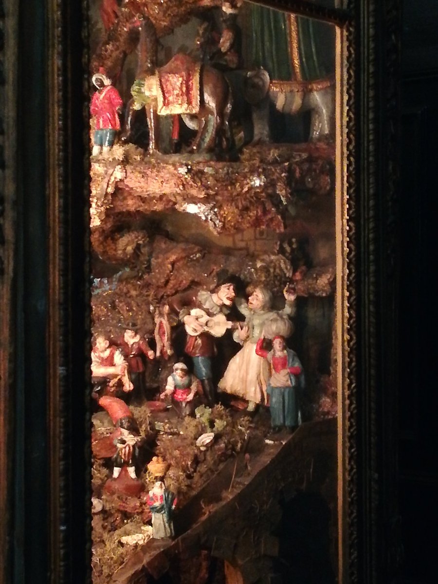 skymanuelima's tweet photo. O presépio da Basílica de Nossa Senhora dos Mártires, depois de ter sido restaurado, encontra-se montado na maquineta original do século XVIII. Algumas das figuras em Terracota terão saído das mãos de Joaquim #MachadodeCastro. #travelphotography #FotógrafoAmador #presepios https://t.co/UHgd2gk1ji