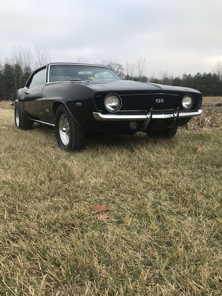 bigtimefarming's tweet photo. #camaro in a waterway.
Christmas is over and she wanted to get out. Don't blame her it's beautiful outside!
#427bbc #ss #Chevrolet #muscle #AmericanIcon #blackpaintshines
#ceramiccoating #FastCarfriday https://t.co/uLEFjqs9xy