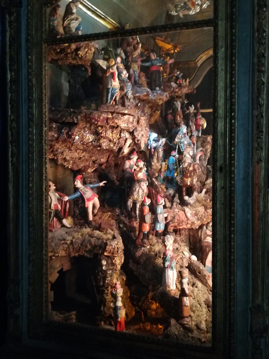 skymanuelima's tweet photo. O presépio da Basílica de Nossa Senhora dos Mártires, depois de ter sido restaurado, encontra-se montado na maquineta original do século XVIII. Algumas das figuras em Terracota terão saído das mãos de Joaquim #MachadodeCastro. #travelphotography #FotógrafoAmador #presepios https://t.co/UHgd2gk1ji