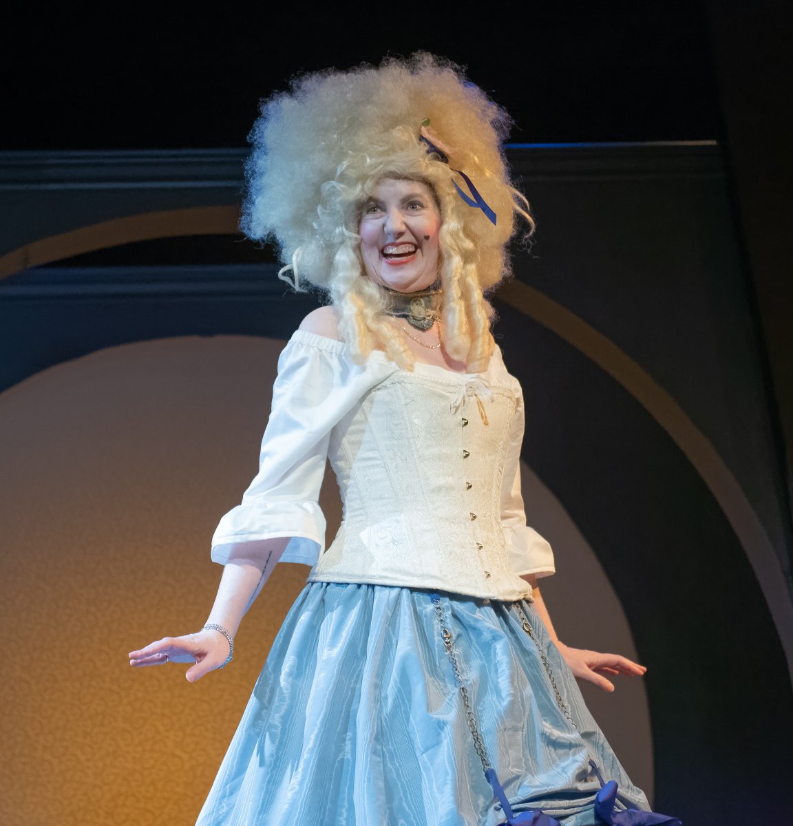 mvvoice's tweet photo. Our A&amp;E Editor Karla Kane looks back at the year in local theater, from @TheatreWorksSV winning a #TonyAward to exuberant musicals and provocative dramas. @PearTheatre @Foothillnews @dragon_theatre @losaltosstage @PaloAltoPlayers https://t.co/VdZJwdrQ3A https://t.co/gy4bpbcjjo