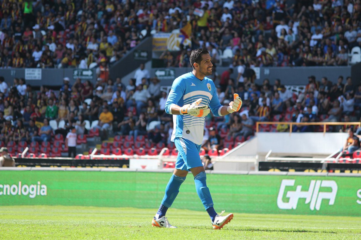 Gracias <a href="/LorosColima/">Loros de Colima</a> por ser mi casa estos 6 meses, por renovar mis sueños, por permitirme ser parte de tu historia, estoy seguro que hubiéramos seguido escribiendo nuevas y gloriosas páginas! Gracias al cuerpo técnico que confió en mí y al señor Jimmy por creer en el mexicano