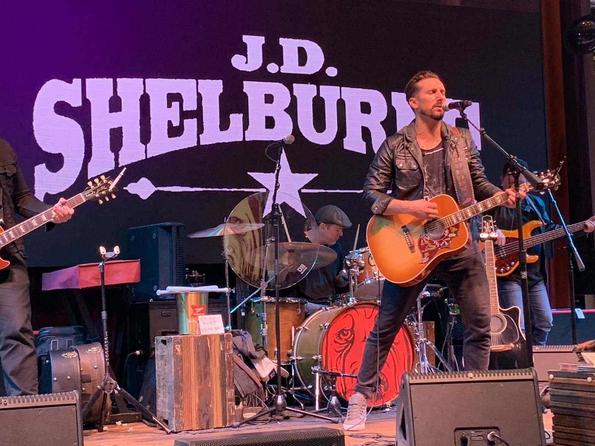 Catherine Bennett tweet media