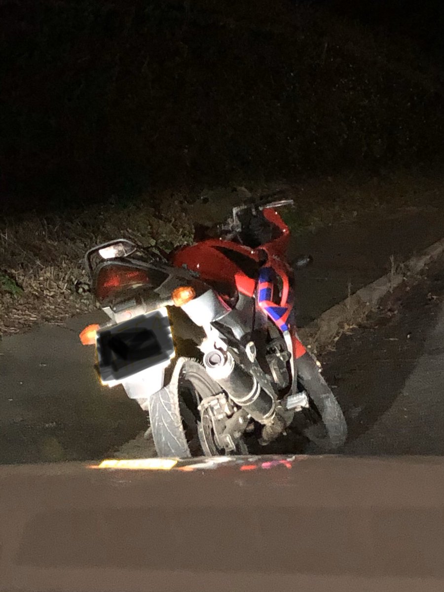 KentPoliceRoads's tweet photo. CBT out of date, no L plates and no insurance cover due to no licence. Vehicle seized and rider reported. Medical condition discovered that has not been declared to @DVLAgovuk. Paperwork to be completed. #ridelegal AB https://t.co/WQ9kgXobn9