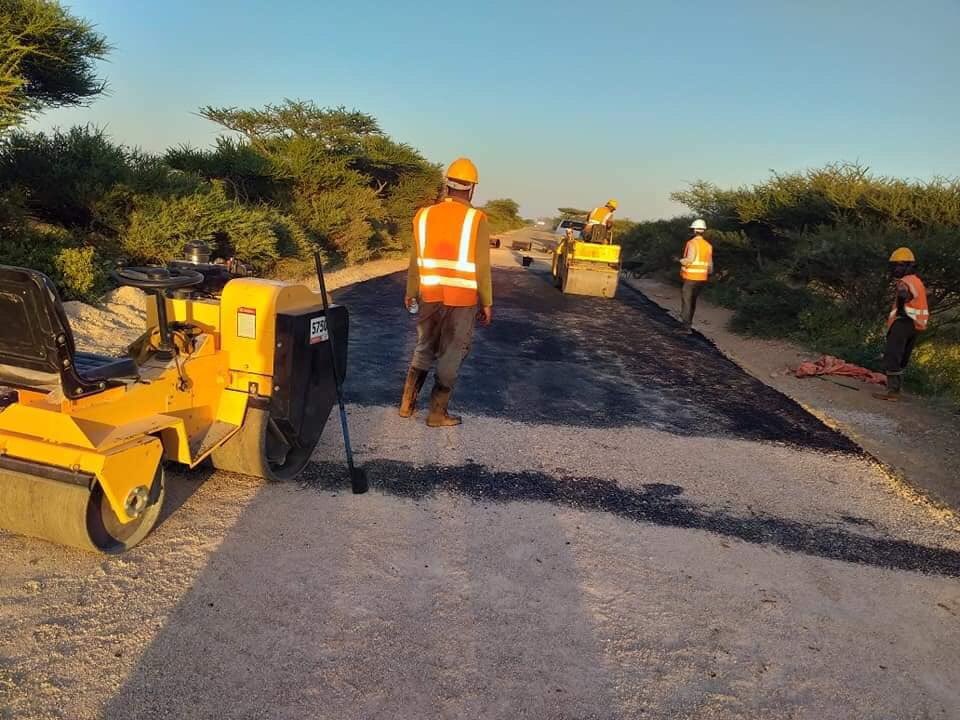 GalmudugDev's tweet photo. #Guriel - #Dhusamareb roadway, part of #Somalia’s main highway connecting the north and south, is currently under rehabilitation through community-centered initiative.

The road has been maintained through similar community initiatives in the past.  #Guriceel #Dusmareb #Galmudug https://t.co/haIkbv720M