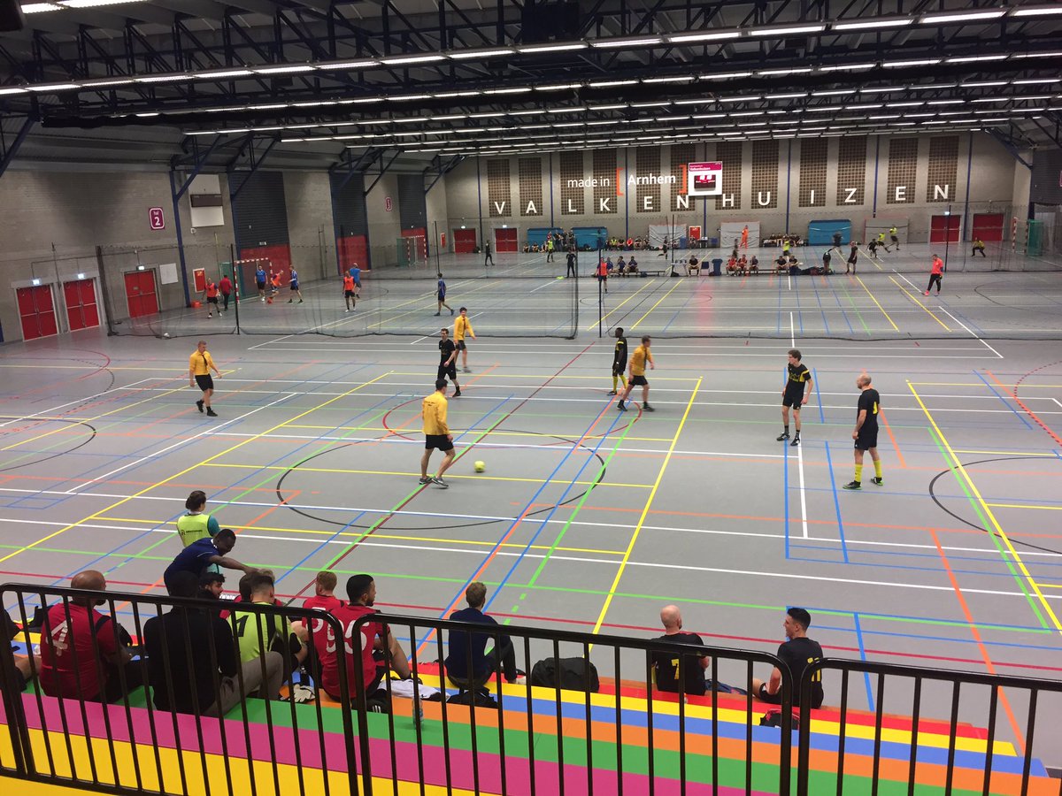 De Indoorcup Ambassadors Football Holland is met 15 teams in volle gang! Wie wordt de winnaar in 2019?