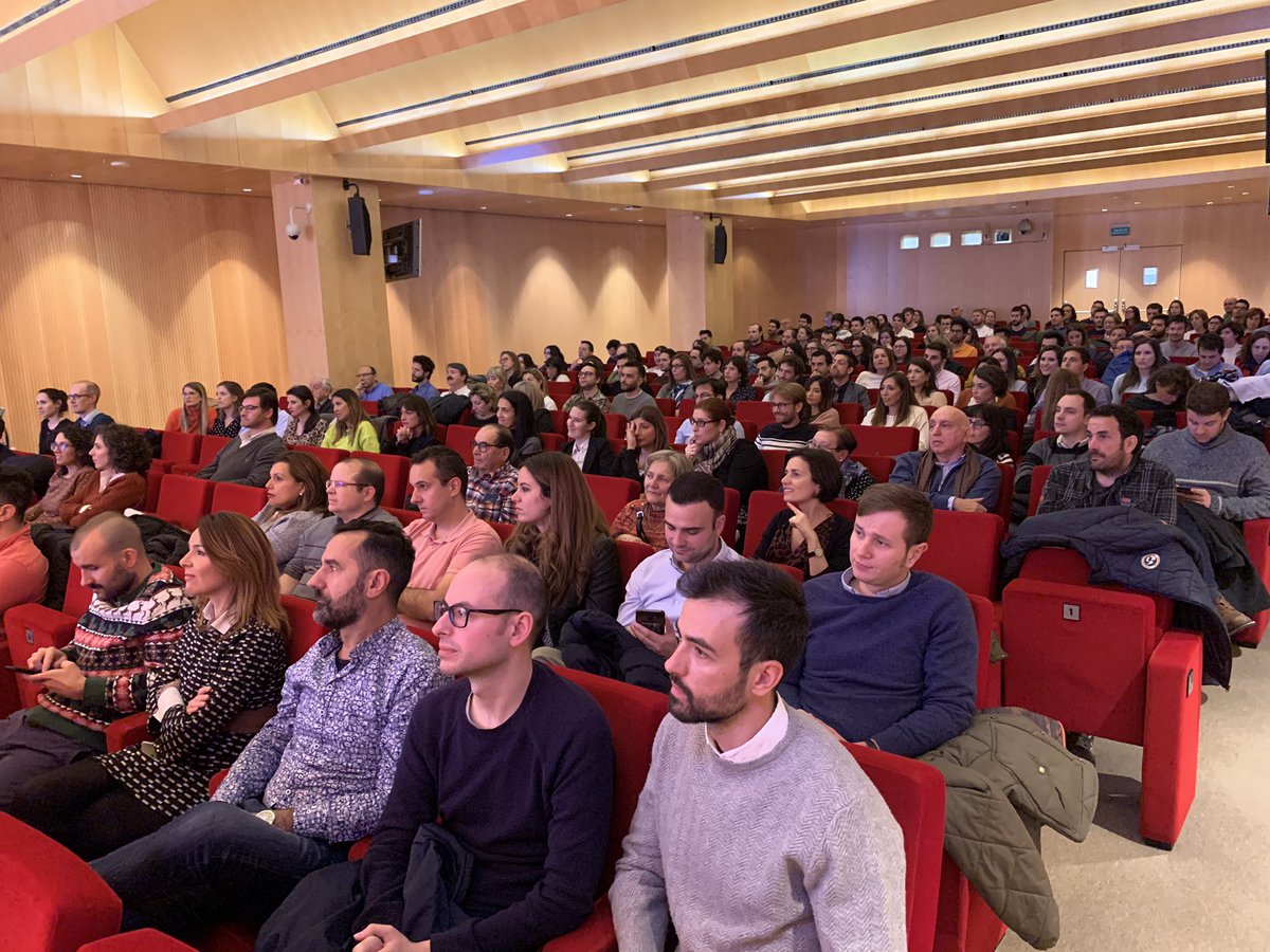 “La innovación depende más de los sueños que del dinero así que deberíamos dejar 5 minutos más para soñar” - Luis Martin, inventor y cuarto ponente de #ideasfor #Zaragoza
