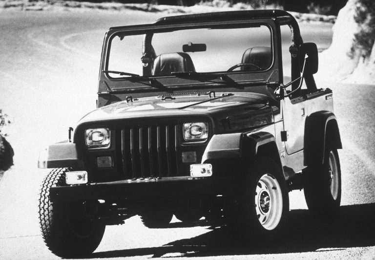 BakerDealMaker's tweet photo. #FridayFact — The first #Jeep made its debut in 1940. For more than 70 years, @Jeep has earned the #trust & respect of families & #adventurers as #America's most #iconic 4X4 vehicle. At #BakerJeep
we honor this #legacy every day: https://t.co/MwBOLevZJY #BakerDealMaker #Princeton https://t.co/BnqT6NEEjV