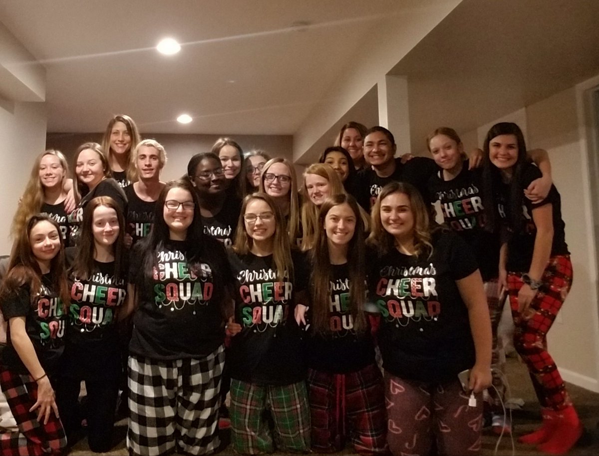 PVCheer1's tweet photo. Christmas Cheer Squad 🎄🎅🎁 https://t.co/5hJDvThmef