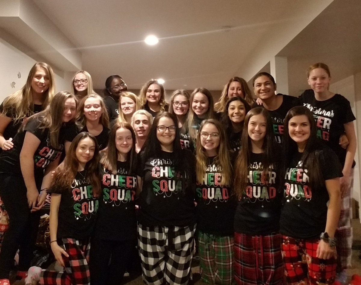 PVCheer1's tweet photo. Christmas Cheer Squad 🎄🎅🎁 https://t.co/5hJDvThmef