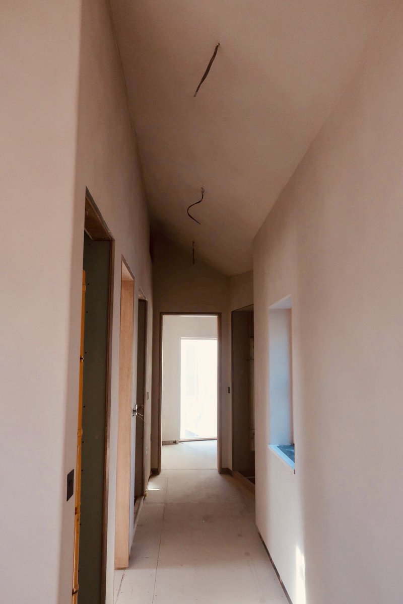 UKClayworks's tweet image. #retrofitfirst historic farmhouse conversion in Cornwall. Owners demanded a sustainable, healthy home with maximum use - and re-use - of natural materials and natural light. #breathable #clayplaster #healthy